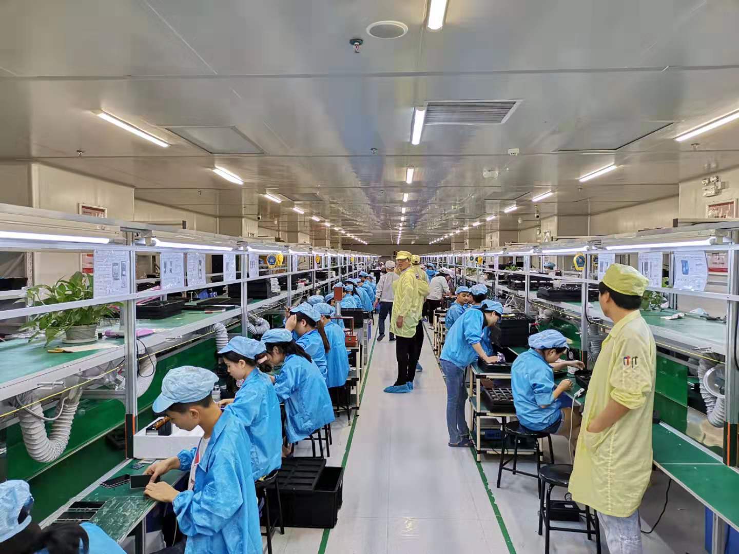 苏宁拼购助力老人机企业转型“革命” 拼拼工厂带来多方共赢